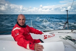 Le Guadeloupéen Damien Seguin se lance un nouveau défi pour la Route du Rhum sur un bateau vintage
