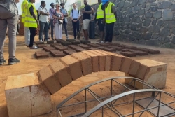La brique de terre comprimée à Mayotte attend toujours de pouvoir déroger au marquage de conformité européenne