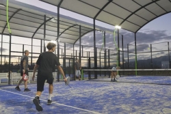 Le padel gagne toujours plus de terrain(s) en Calédonie