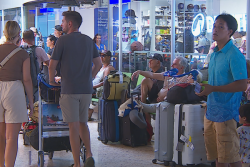 Grève à Air Tahiti : suite aux vols retardés, les passagers prennent leur mal en patience