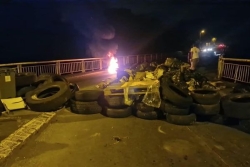 Sainte-Rose : un barrage érigé à La Boucan, circulation compliquée et gendarmes sur place